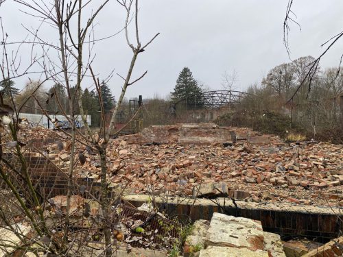 10 Blick durch die alte Halle Richtung Rundschuppen